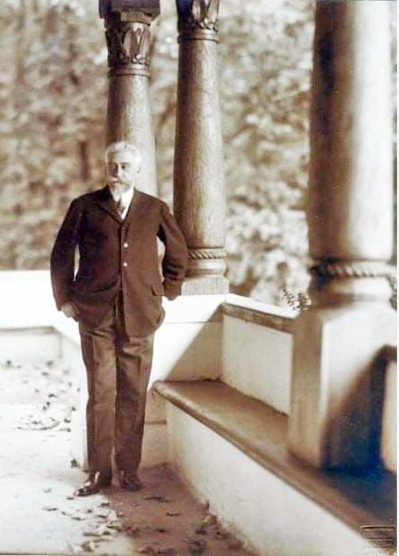 PNL Curtea de Argeș – omagiu adus marelui om politic liberal Ion I.C. Brătianu, la 95 de ani de la moartea acestuia!